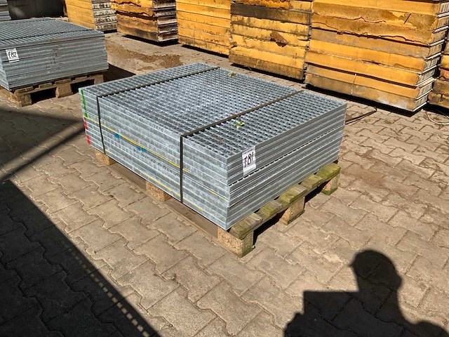 Stalen roostervloer 1120x880mm (11x) - afbeelding 1 van  6