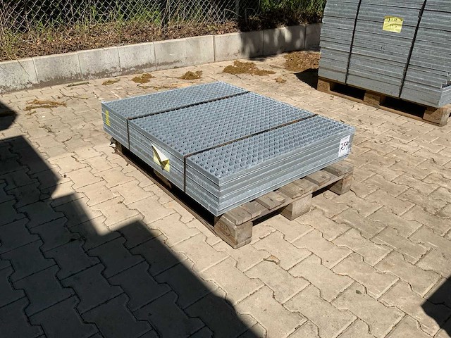 Stalen roostervloer 1120x880x30mm (6x) - afbeelding 1 van  6