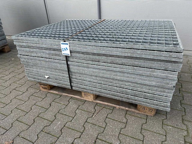 Stalen roostervloer 1333x890mm (19x) - afbeelding 1 van  3