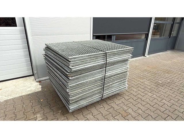 Stalen roostervloer 1340x1140mm (32x) - afbeelding 1 van  3