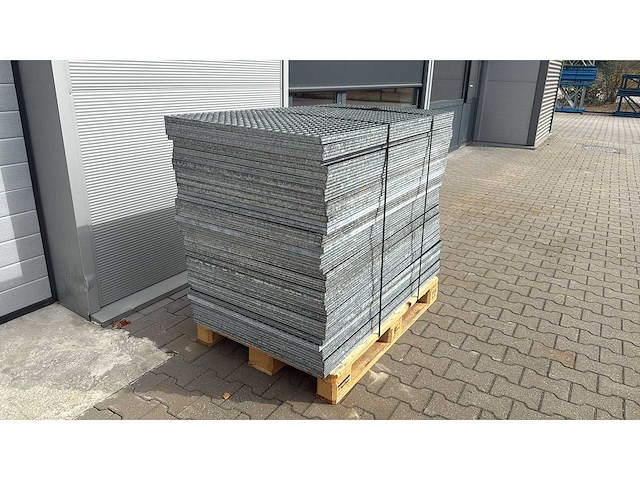 Stalen roostervloer 1340x740mm (38x) - afbeelding 1 van  4