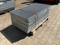 Stalen roostervloer 1350x730x40mm (12x) - afbeelding 3 van  3