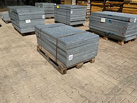 Stalen roostervloer 1350x730x40mm (12x) - afbeelding 1 van  6