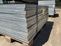 Stalen roostervloer 1350x730x40mm (12x) - afbeelding 5 van  6