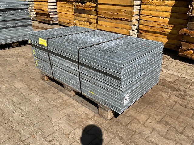 Stalen roostervloer 1400x780x30mm (16x) - afbeelding 1 van  6