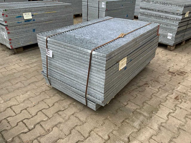 Stalen roostervloer 1400x880/780mm (18x) - afbeelding 1 van  3