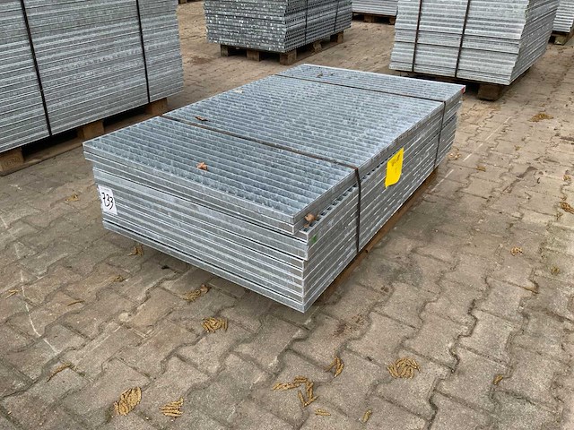 Stalen roostervloer 1400x880mm (11x) - afbeelding 1 van  1