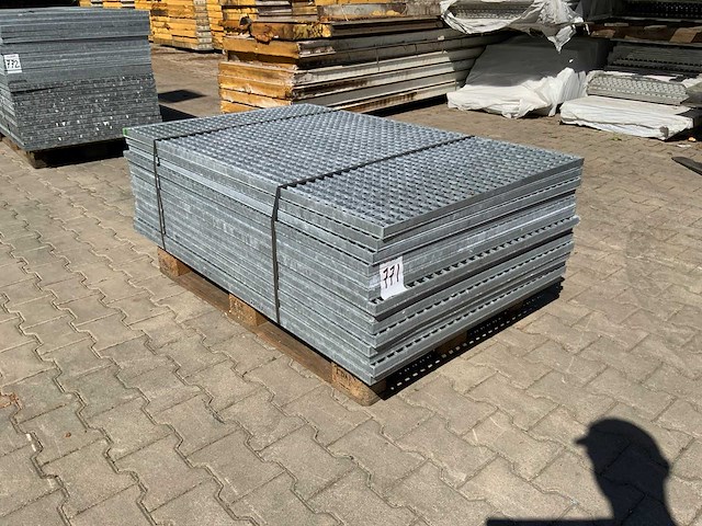 Stalen roostervloer 1400x880mm (15x) - afbeelding 1 van  2