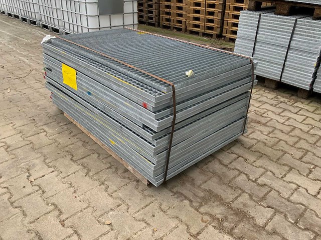 Stalen roostervloer 1400x880mm (19x) - afbeelding 1 van  1