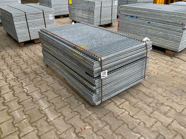 Stalen roostervloer 1400x880mm (19x) - afbeelding 1 van  7