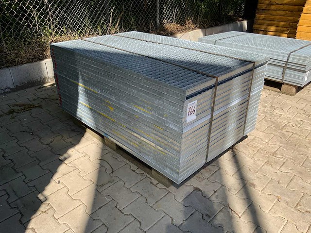 Stalen roostervloer 1400x880mm (19x) - afbeelding 1 van  7