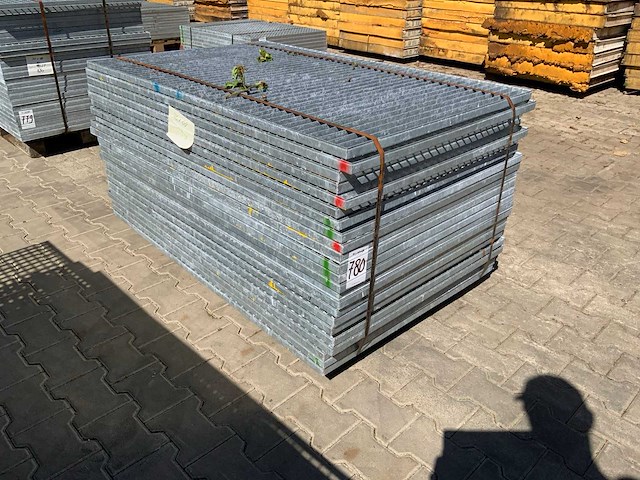 Stalen roostervloer 1400x880mm (23x) - afbeelding 1 van  5