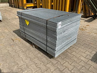 Stalen roostervloer 1400x880mm (24x) - afbeelding 1 van  6