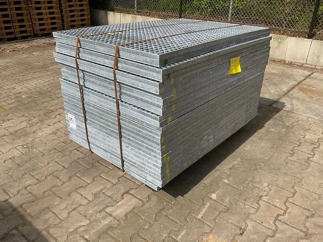 Stalen roostervloer 1400x880mm (26x) - afbeelding 1 van  2