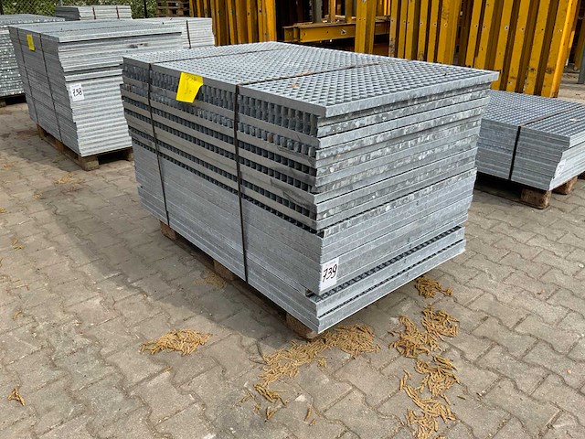 Stalen roostervloer 1400x880mm (26x) - afbeelding 1 van  7