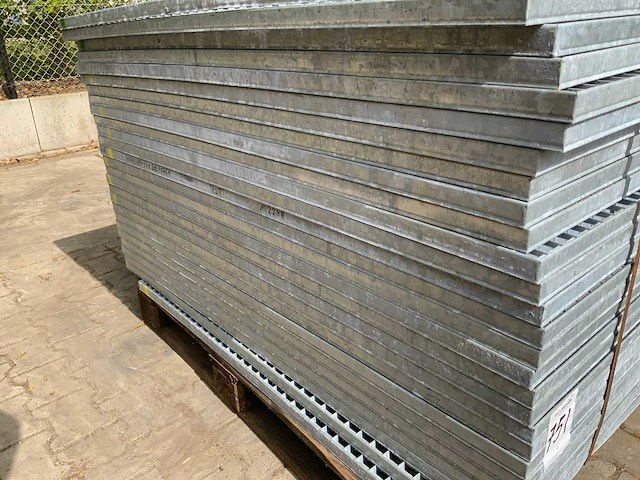 Stalen roostervloer 1400x880mm (26x) - afbeelding 7 van  7