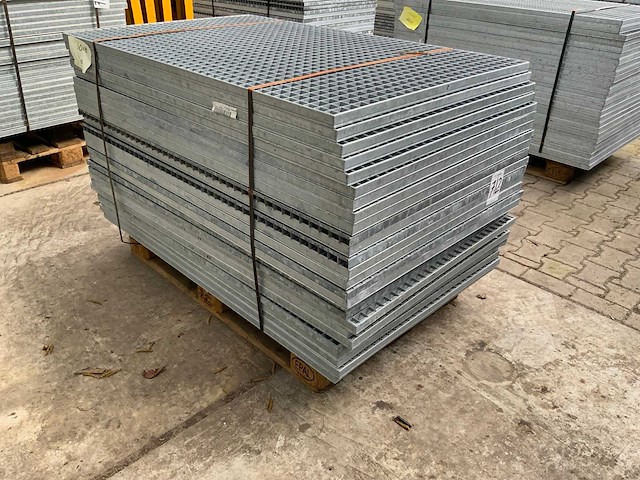 Stalen roostervloer 1400x880mm (26x) - afbeelding 1 van  2