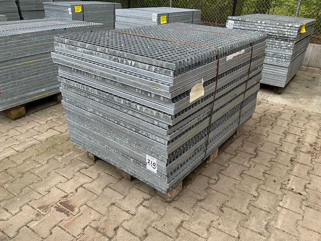 Stalen roostervloer 1400x880mm (26x) - afbeelding 1 van  5