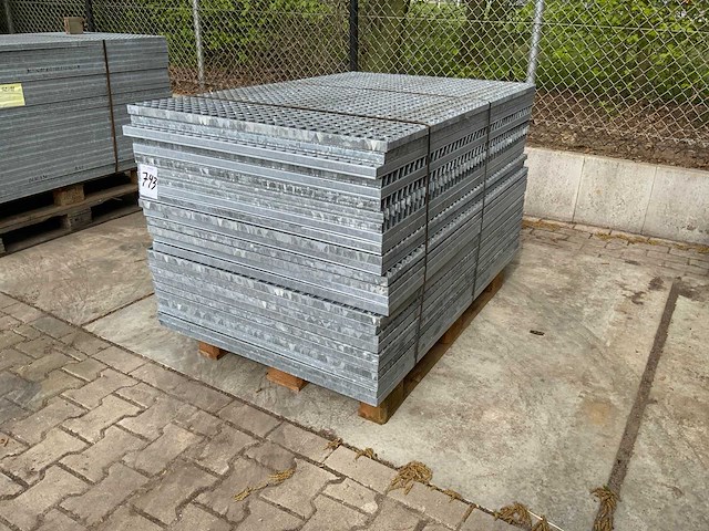 Stalen roostervloer 1400x880mm (26x) - afbeelding 1 van  4
