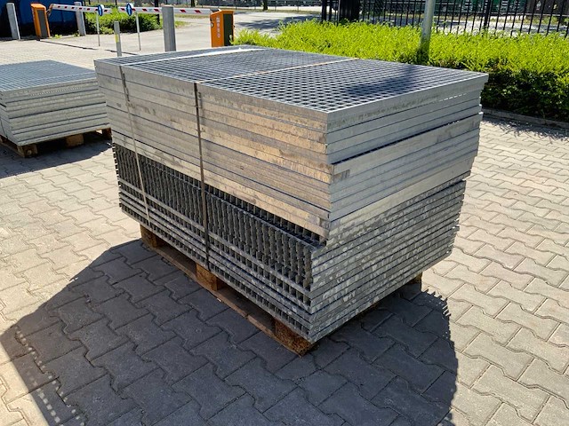 Stalen roostervloer 1400x880mm (26x) - afbeelding 1 van  1
