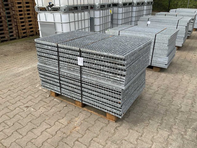 Stalen roostervloer 1400x880mm (26x) - afbeelding 1 van  4
