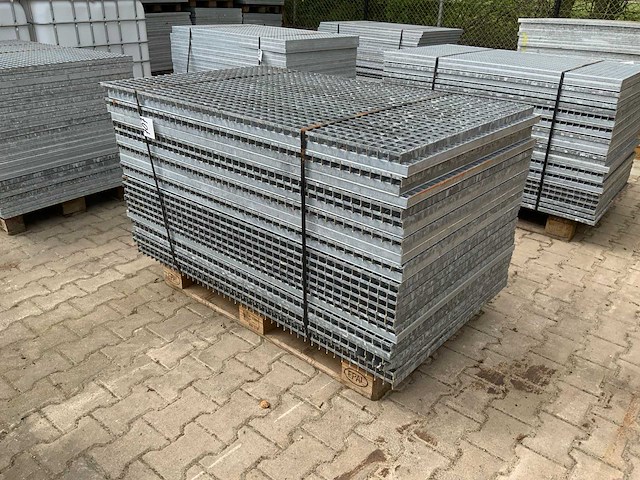Stalen roostervloer 1400x880mm (26x) - afbeelding 1 van  2