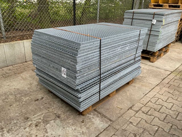 Stalen roostervloer 1400x880mm (26x) - afbeelding 1 van  7