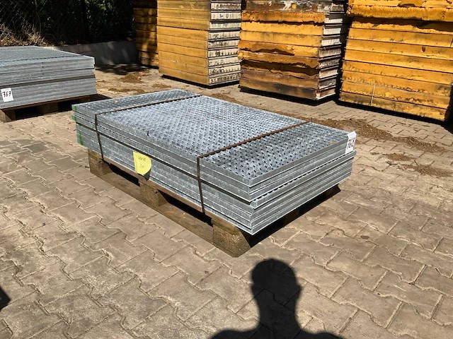 Stalen roostervloer 1400x880mm (8x) - afbeelding 1 van  7