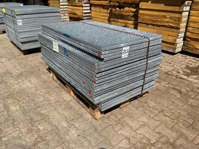 Stalen roostervloer 1400x880x30mm (21x) - afbeelding 1 van  6