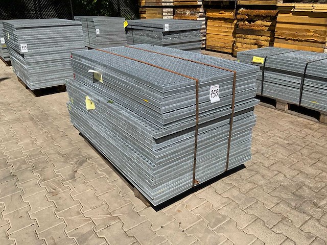 Stalen roostervloer 1400x880x30mm (24x) - afbeelding 1 van  6