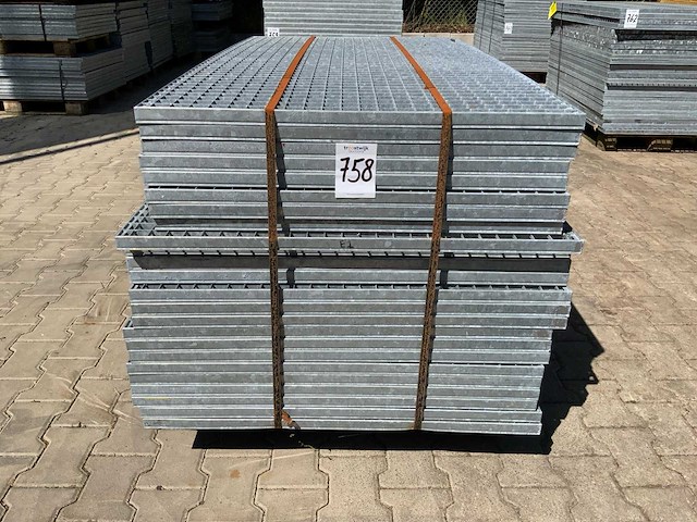 Stalen roostervloer 1400x880x30mm (24x) - afbeelding 2 van  3
