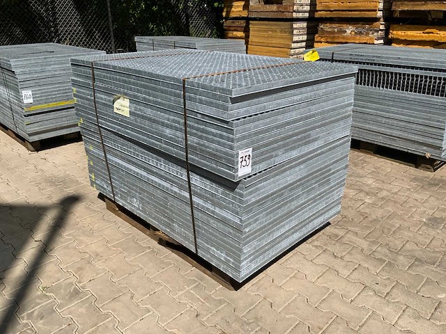 Stalen roostervloer 1400x880x30mm (29x) - afbeelding 1 van  7