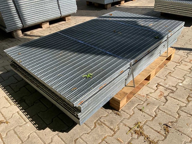 Stalen roostervloer 1680x1000mm (8x) - afbeelding 2 van  3