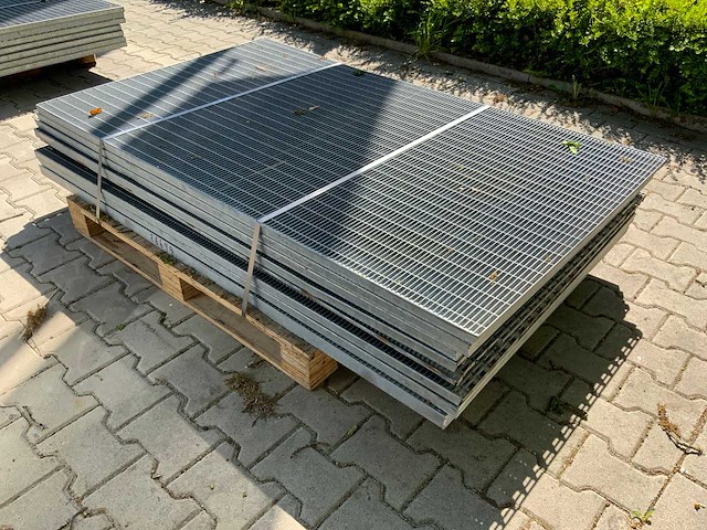 Stalen roostervloer 1680x1000mm (8x) - afbeelding 3 van  6