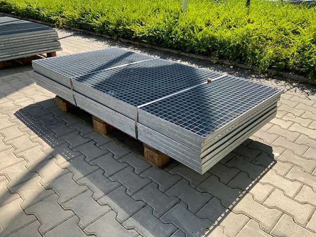 Stalen roostervloer 1880x880/850mm (7x) - afbeelding 2 van  2
