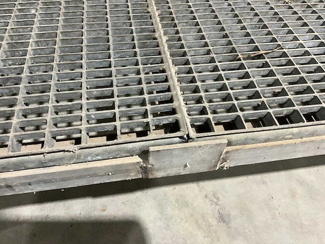 Stalen roostervloer (2x) - afbeelding 7 van  7