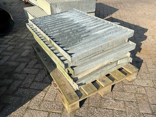Stalen roostervloer (7x) - afbeelding 3 van  3
