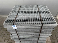 Stalen roostervloer 890x740mm (38x) - afbeelding 1 van  3