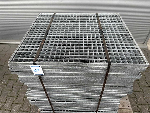 Stalen roostervloer 890x740mm (38x) - afbeelding 1 van  1