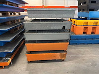 Stalen roostervloer met opvangbak (5x) - afbeelding 4 van  7