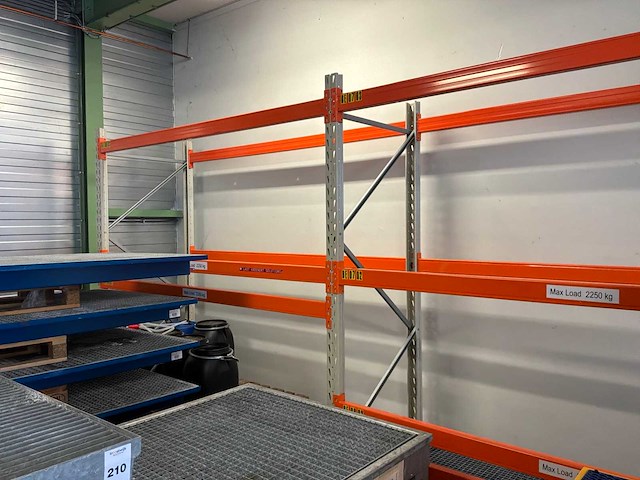 Stalen roostervloer met opvangbak en stelling (9x) - afbeelding 7 van  9