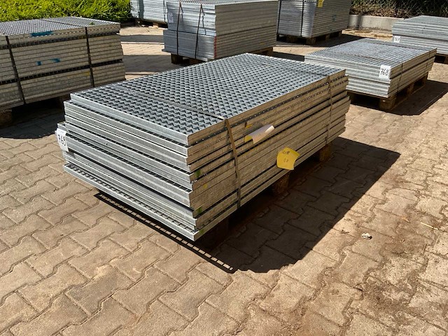 Stalen roostervloer mix 1400x880/780mm (13x) - afbeelding 2 van  6