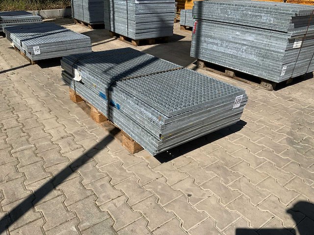 Stalen roostervloer mix 1670x780mm (10x) - afbeelding 1 van  7