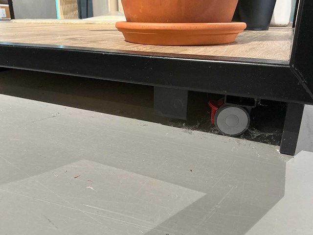 Stalen showroom paviljoen open - afbeelding 3 van  5