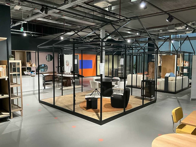 Stalen showroom paviljoen open - afbeelding 1 van  5
