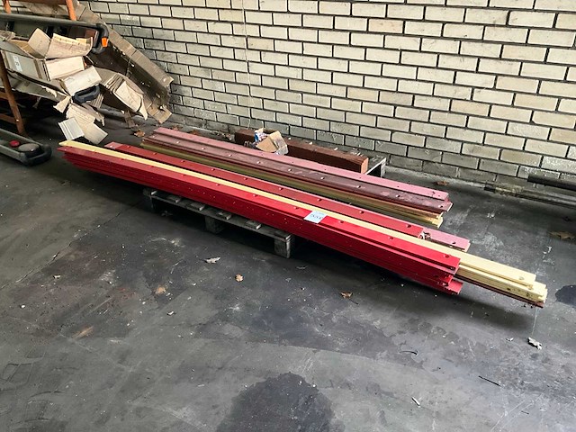 Stalen slijtstrippen - afbeelding 1 van  6