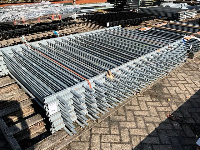 Stalen spijlenhekwerk (11x) - afbeelding 1 van  7