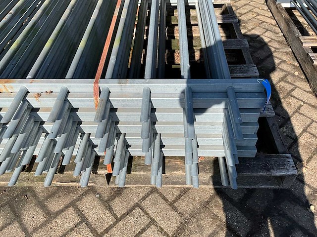 Stalen spijlenhekwerk (11x) - afbeelding 6 van  7