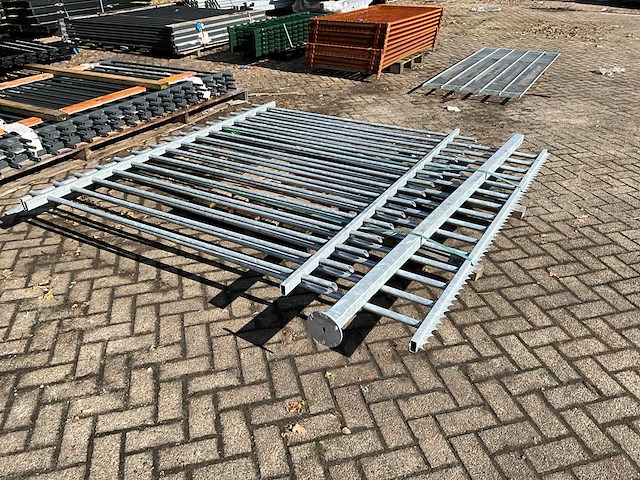 Stalen spijlenhekwerk (2x) - afbeelding 3 van  4