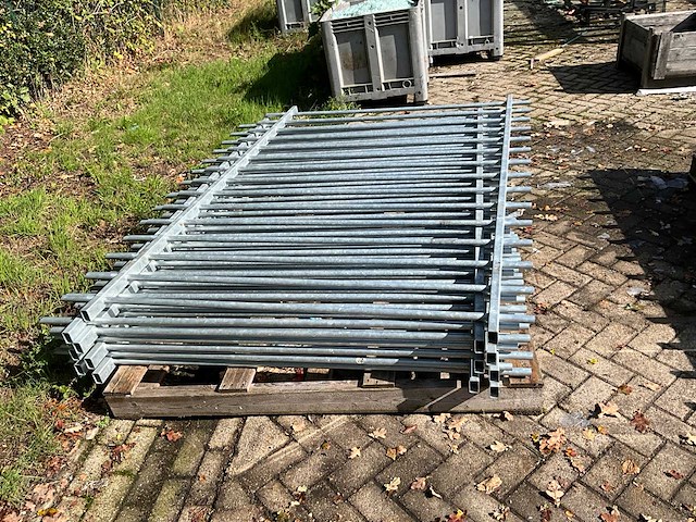 Stalen spijlenhekwerk (7x) - afbeelding 2 van  5